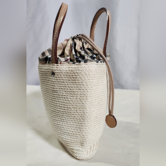 Burberry White House Check mini Drawstring tote. - Picture 3 of 13